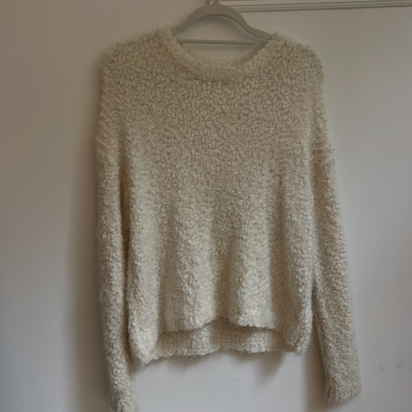 Sadie & Sage white sweater. - Picture 2 of 3